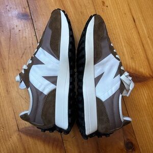 New Balance 327 dark earth/mushroom